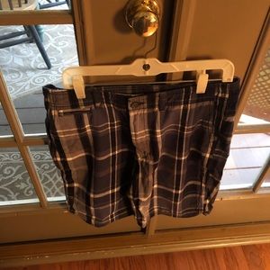 Men’s plaid Bermuda shorts
